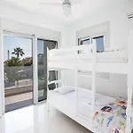 Βίλα Protara Chrysos - Beautiful 5 Bedroom - Walking Distance *