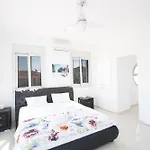 Protara Chrysos - Beautiful 5 Bedroom - Walking Distance