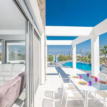 Protara Chrysos - Beautiful 5 Bedroom - Walking Distance To Fig Tree Bay ヴィラ *