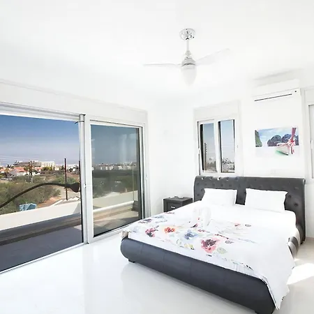 Protara Chrysos - Beautiful 5 Bedroom - Walking Distance To Fig Tree Bay ヴィラ *