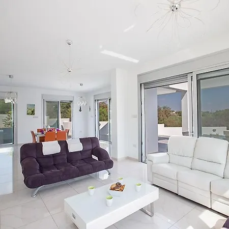 Villa Protara Chrysos - Beautiful 5 Bedroom Protaras Villa - Walking Distance To Fig Tree Bay *