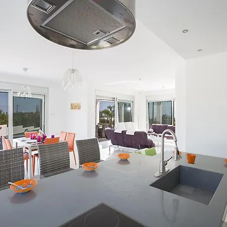Villa Villa Protara Chrysos - Beautiful 5 Bedroom Protaras Villa - Walking Distance To Fig Tree Bay