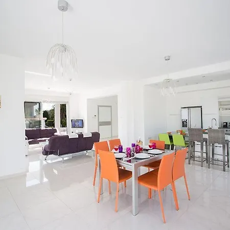 Villa Villa Protara Chrysos - Beautiful 5 Bedroom Protaras Villa - Walking Distance To Fig Tree Bay *