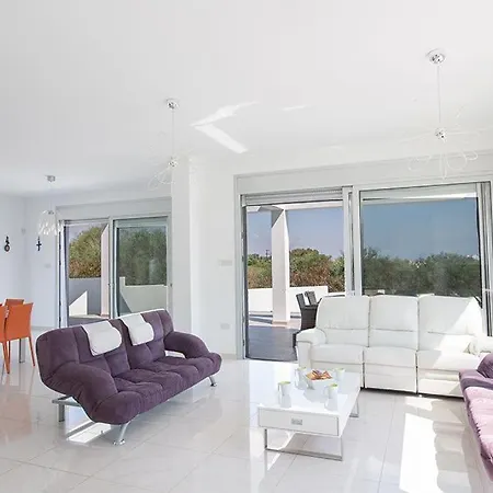 Villa Protara Chrysos - Beautiful 5 Bedroom Protaras Villa - Walking Distance To Fig Tree Bay * Protaras