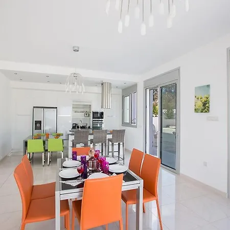 Villa Villa Protara Chrysos - Beautiful 5 Bedroom Protaras Villa - Walking Distance To Fig Tree Bay *